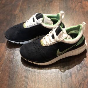 WMNS FREE 5.0 'BLACK PISTACHIO' women’s size 6